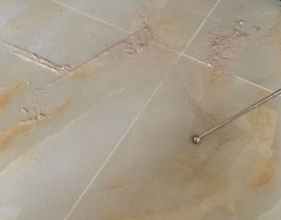 东方瓷砖空鼓维修公司分享粘合剂选择不当在瓷砖铺贴过程中可能导致以下问题