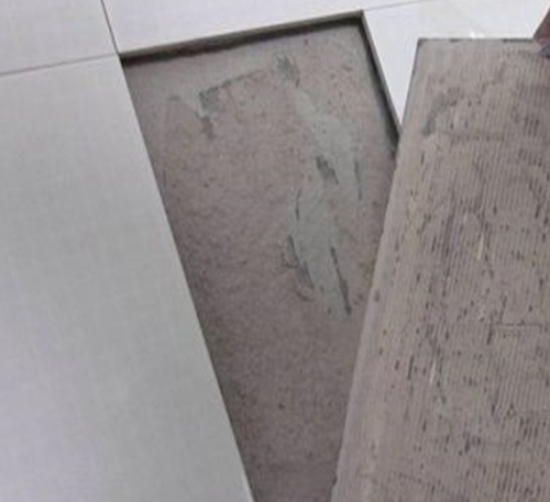 东方瓷砖空鼓维修公司分享瓷砖铺贴时如果打浆（即涂抹在瓷砖背面和基层上的砂浆或瓷砖胶）过少，会带来以下问题